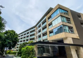 ブランズ
                    麻布狸穴町外観